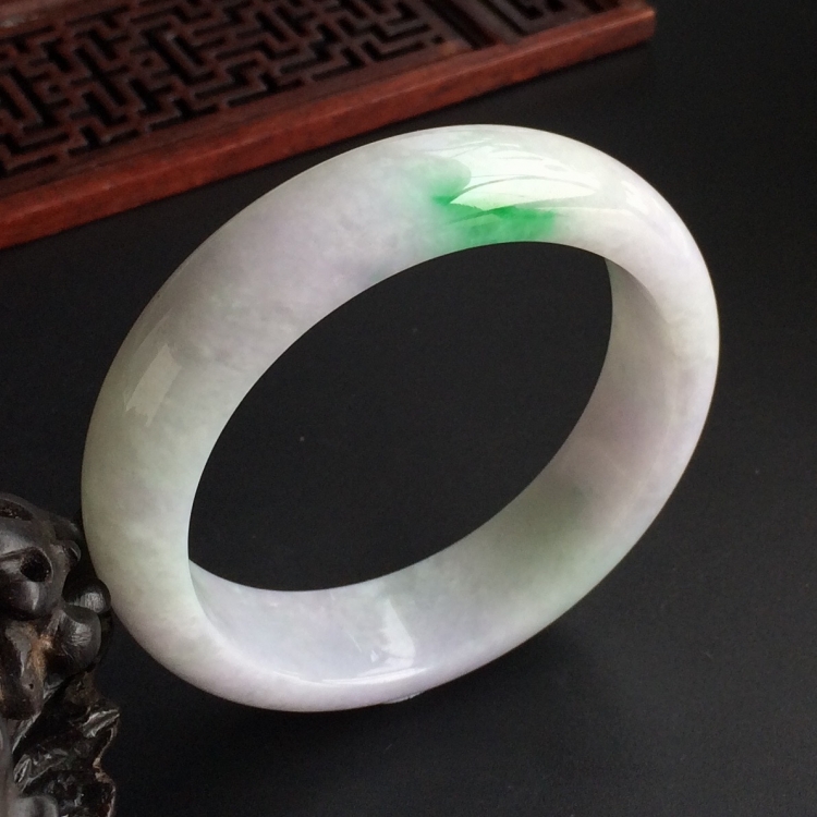 (超值推荐)糯冰种淡春带彩手镯(55.5mm)