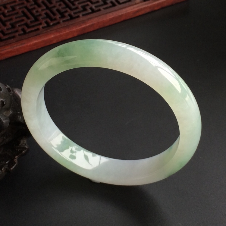 (超值推荐)糯冰种飘花手镯(57mm)