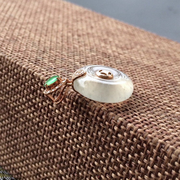 https://jdimg.jaadee.net//images/201609/goods_img/18831_d6ab94d064a.jpg