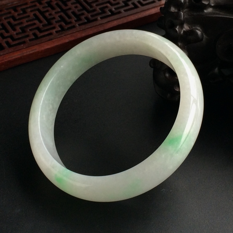 (超值推荐)糯冰种飘翠手镯(59mm)