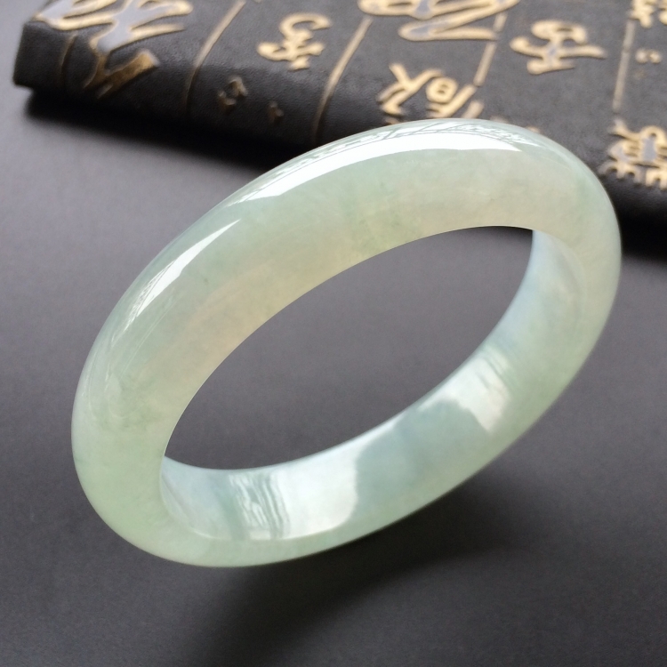 (超值推荐)糯冰种晴水手镯(57.7mm)