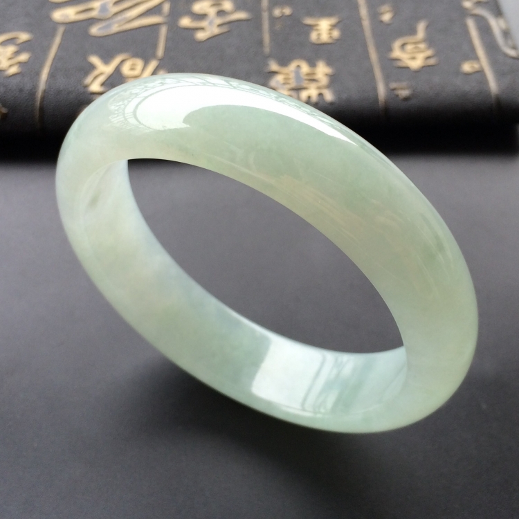(超值推荐)糯冰种晴水手镯(56.9mm)