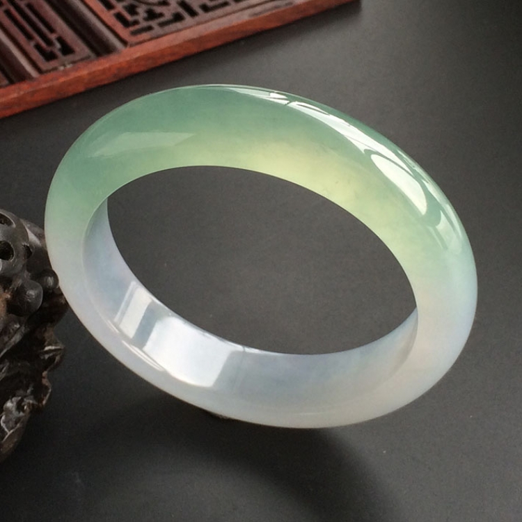 (超值推荐)冰种晴水手镯(56.8mm)