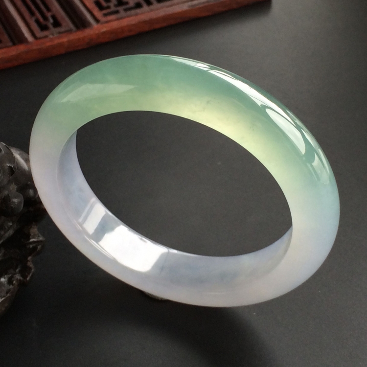 (超值推荐)冰种晴水手镯(55.5mm)