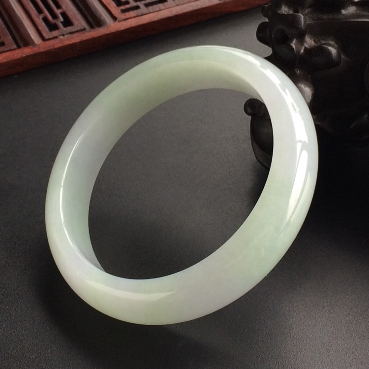 (超值推荐)糯冰种晴水手镯(53.4mm)