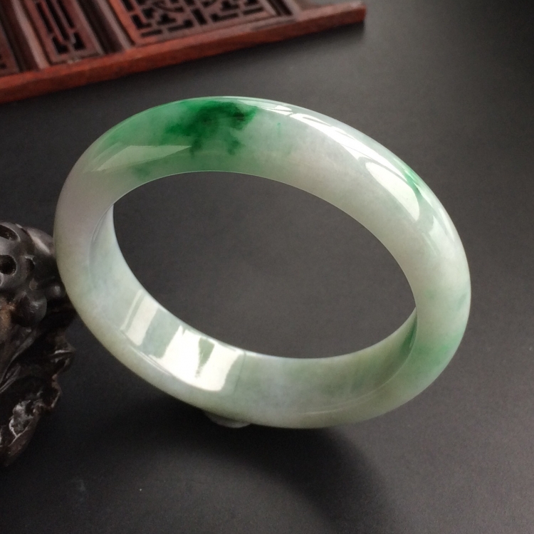 (超值推荐)糯冰种飘翠手镯(57.6mm)