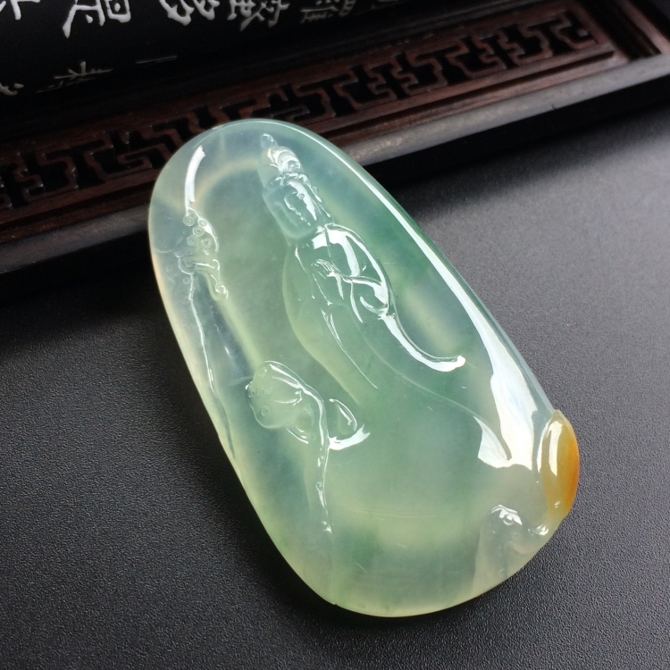 （超值推荐）冰种飘花略带黄翡观音挂件