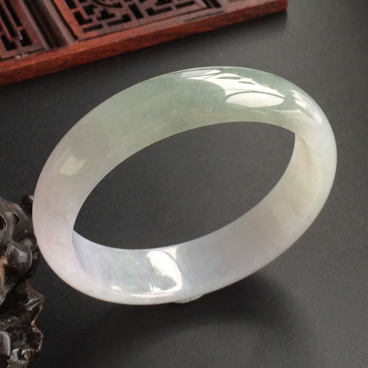 (超值推荐)糯冰种晴水贵妃镯(53.7mm-49mm)