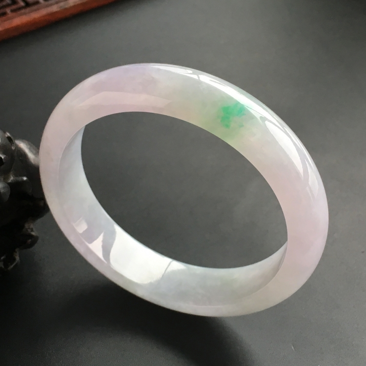 (超值推荐)糯冰种春带彩手镯(56.3mm)
