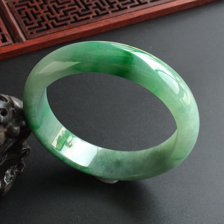 (超值推荐)糯冰种飘翠手镯(58.4mm)