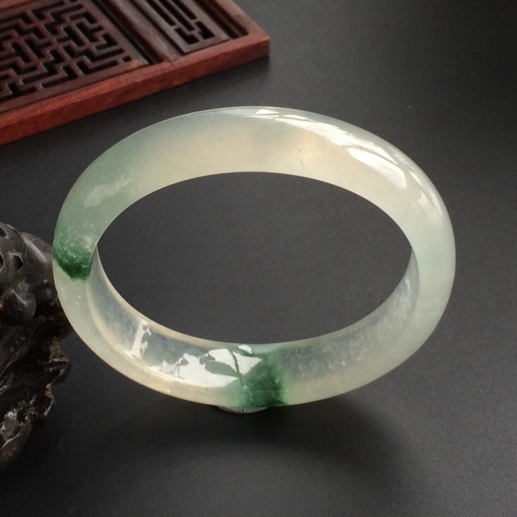 (超值推荐)冰种飘花贵妃镯(56.8mm-50mm)