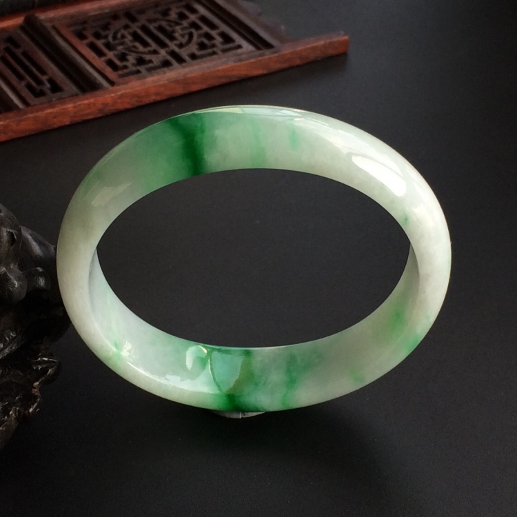 (超值推荐)糯冰种飘翠贵妃镯(56.3mm-49mm)