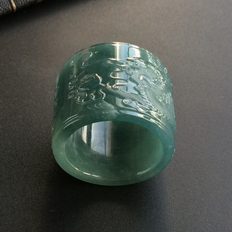 (超值推荐)糯冰种蓝水龙行天下扳指