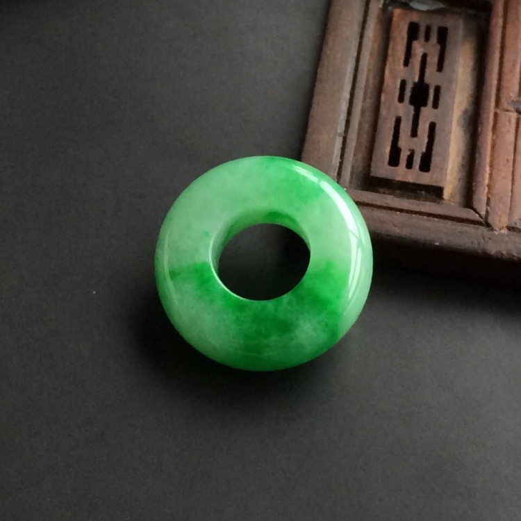 (超值推荐)糯冰种飘翠平安环挂件