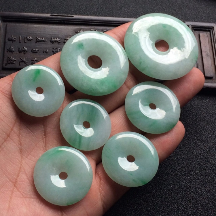 https://jdimg.jaadee.net//images/201610/goods_img/20263_157df9fafe8.jpg