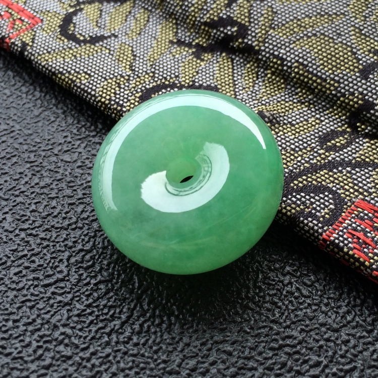 (超值推荐)糯冰种翠色平安扣挂件