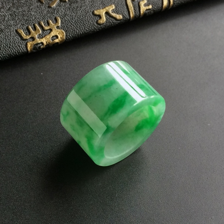 (超值推荐)糯冰种飘翠指环