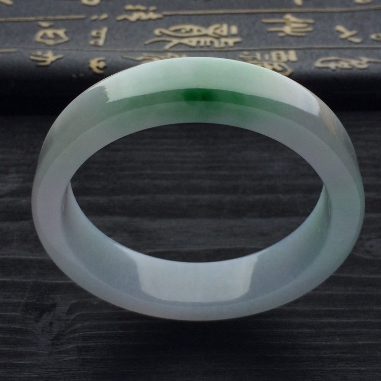 （超值推荐）糯冰种略飘翠方条手镯（57.3mm）