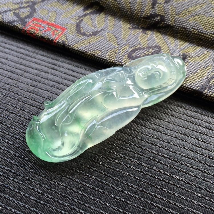 (超值推荐)冰种飘绿花站观音挂件