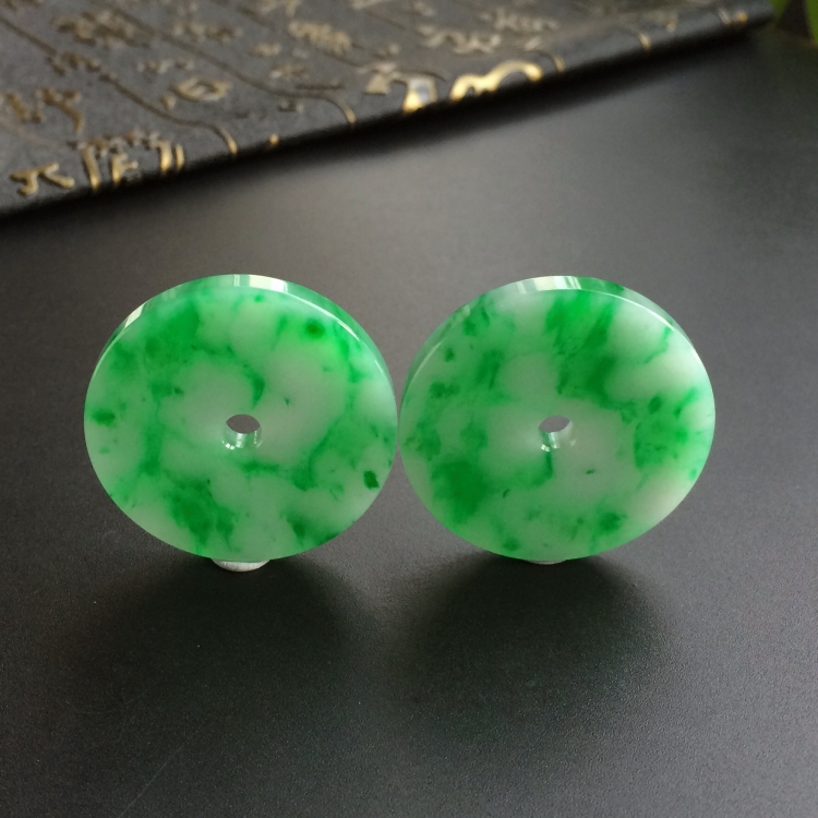 https://jdimg.jaadee.net//images/201610/goods_img/20888_d6fce2defc0.jpg
