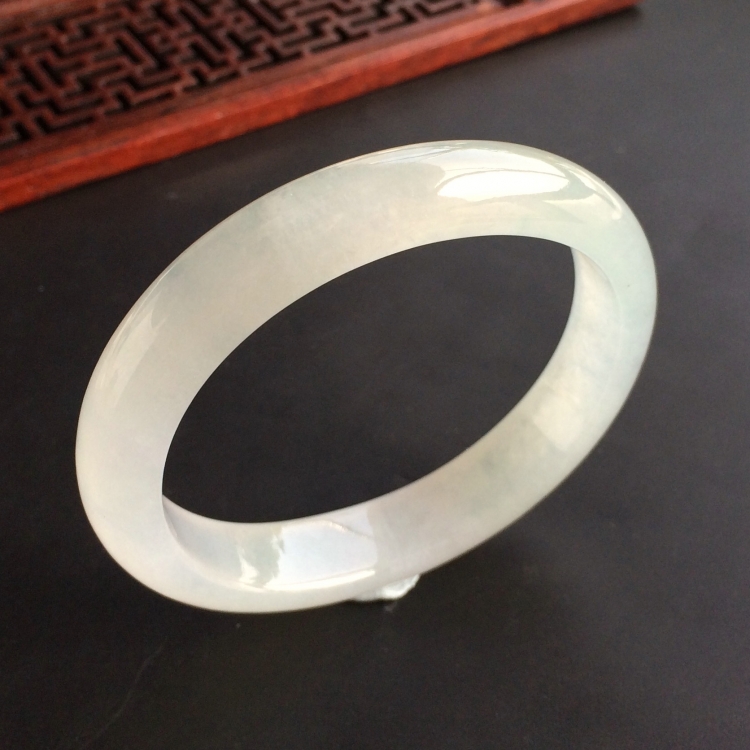 (超值推荐)冰种晴水贵妃镯(54.2mm-37.6mm)