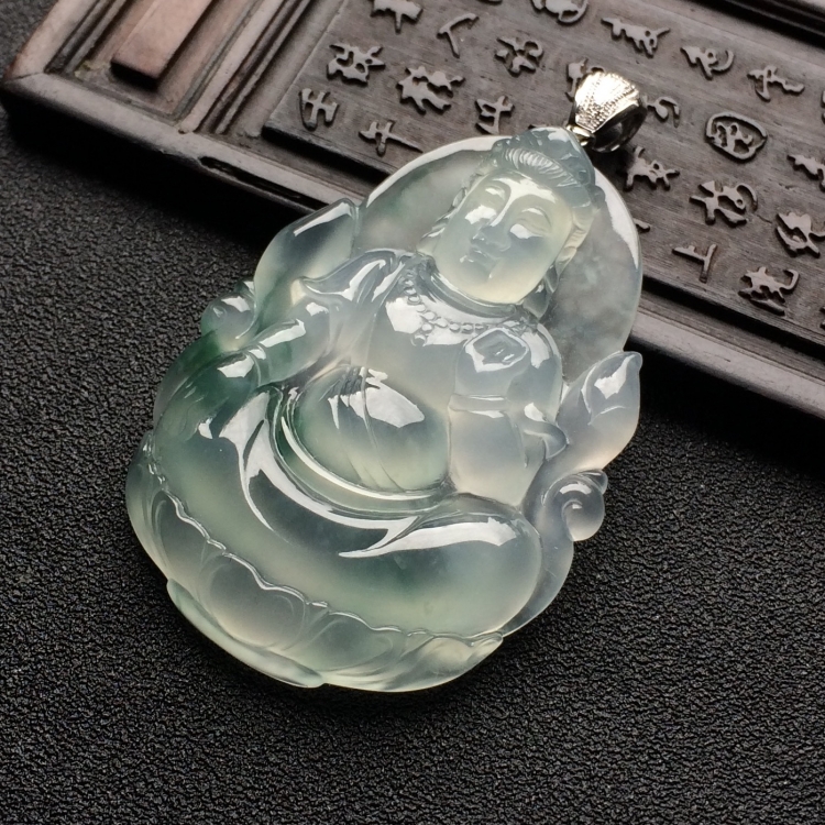 （超值推荐）冰种飘花观音挂件（金扣）