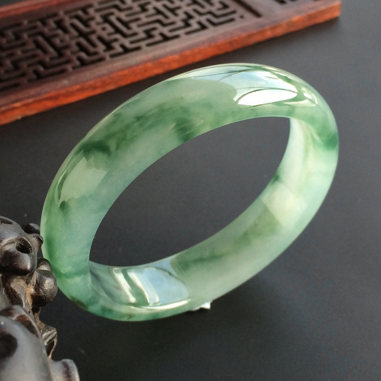 (超值推荐)冰种飘花贵妃镯(54.4mm-48mm)