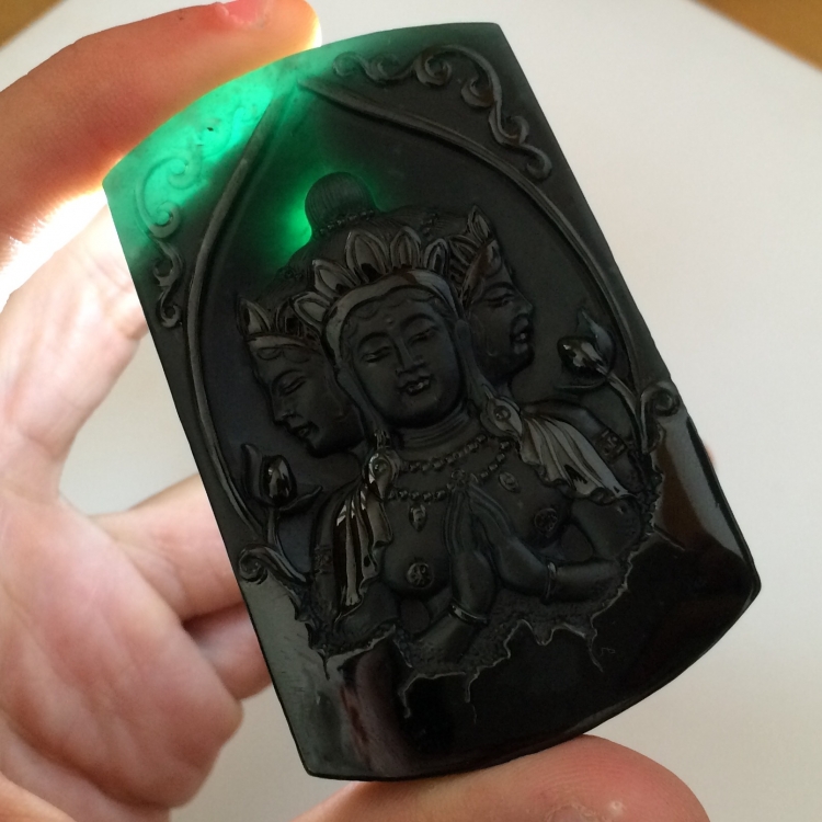 (超值推荐)糯冰种墨翠三面观音挂件