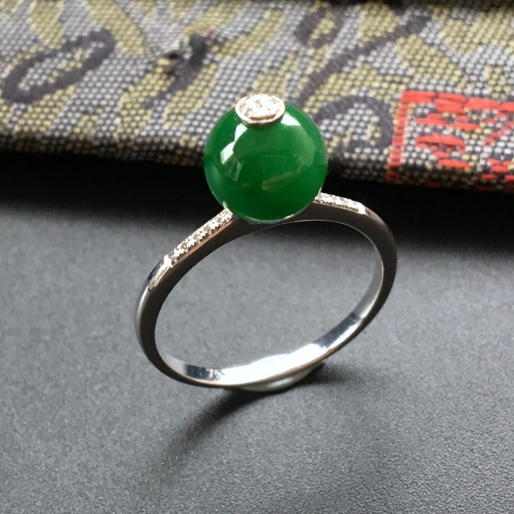 (超值推荐)糯冰种深绿镶白金钻石圆珠戒指