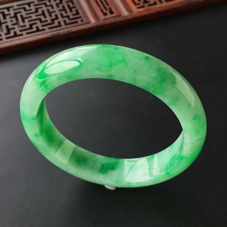 (超值推荐)糯冰种飘翠手镯(57.6mm)