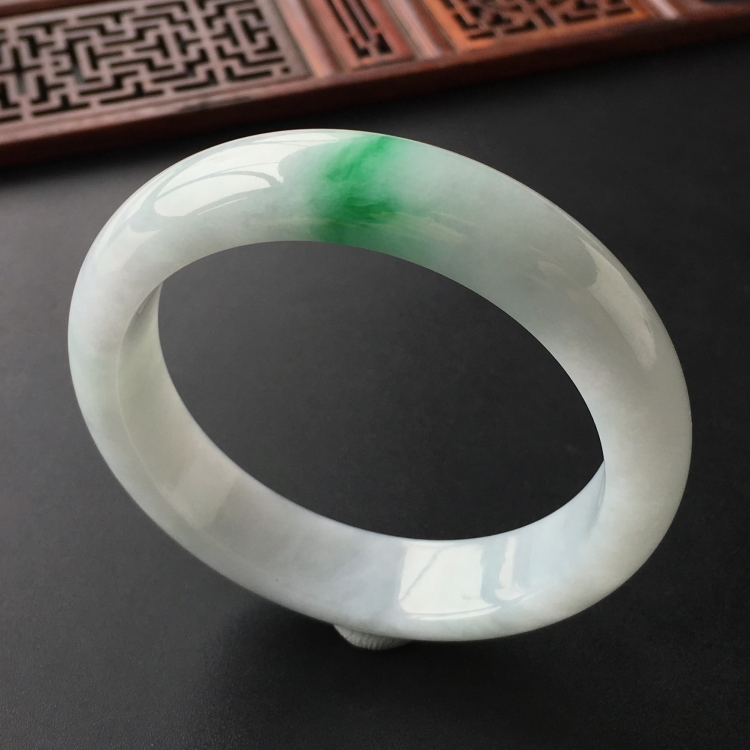 (超值推荐)糯冰种飘翠手镯(55.4mm)