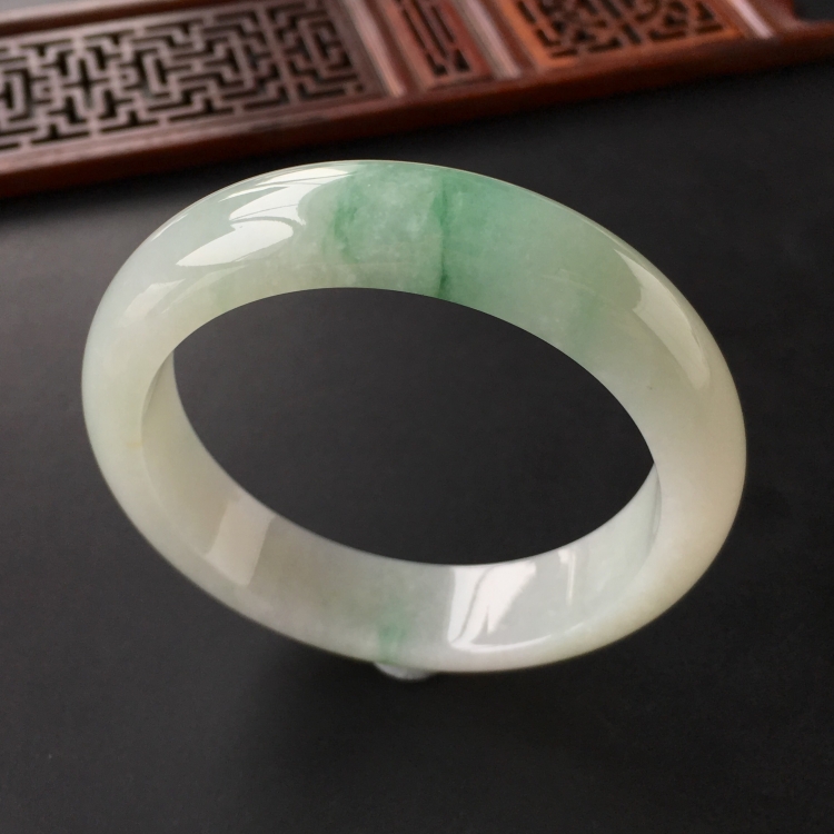 (超值推荐)糯冰种飘花手镯(56.7mm)