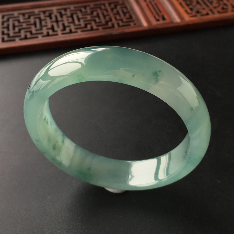 (超值推荐)冰种飘花手镯(56.1mm)