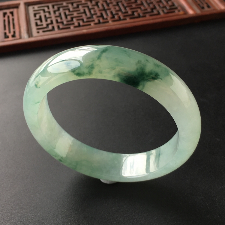 (超值推荐)冰种飘花手镯(57mm)