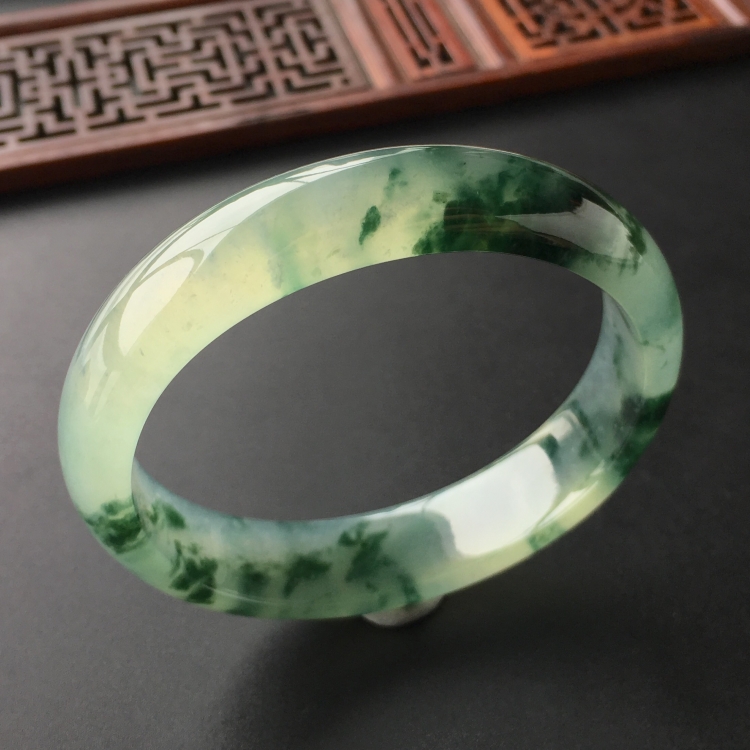 (超值推荐)冰种飘花贵妃镯(58mm-51.7mm)
