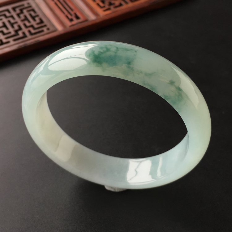 (超值推荐)糯冰种飘花手镯(56.5mm)