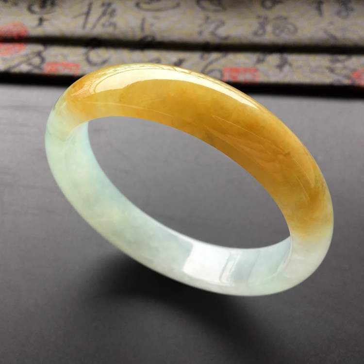 (超值推荐)糯冰种黄翡手镯(57.8mm)