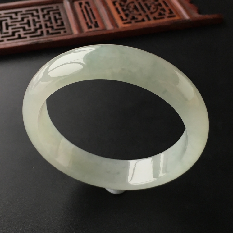 (超值推荐)糯冰种飘花手镯(56.6mm)