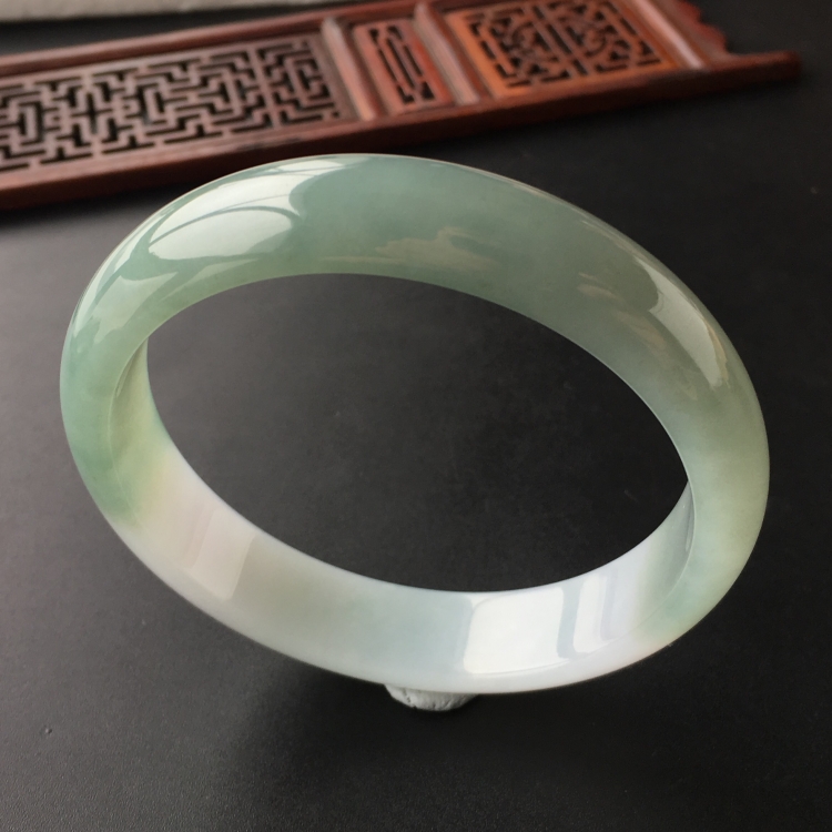 (超值推荐)糯冰种晴水手镯(66.5mm)