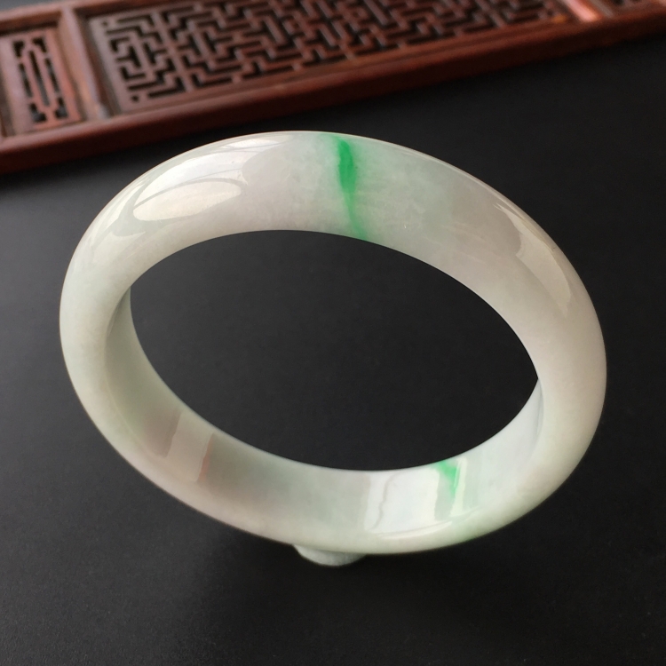 (超值推荐)糯冰种飘翠手镯(56.8mm)