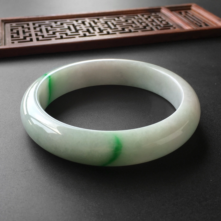 (超值推荐)糯冰种飘翠手镯(58.2mm)