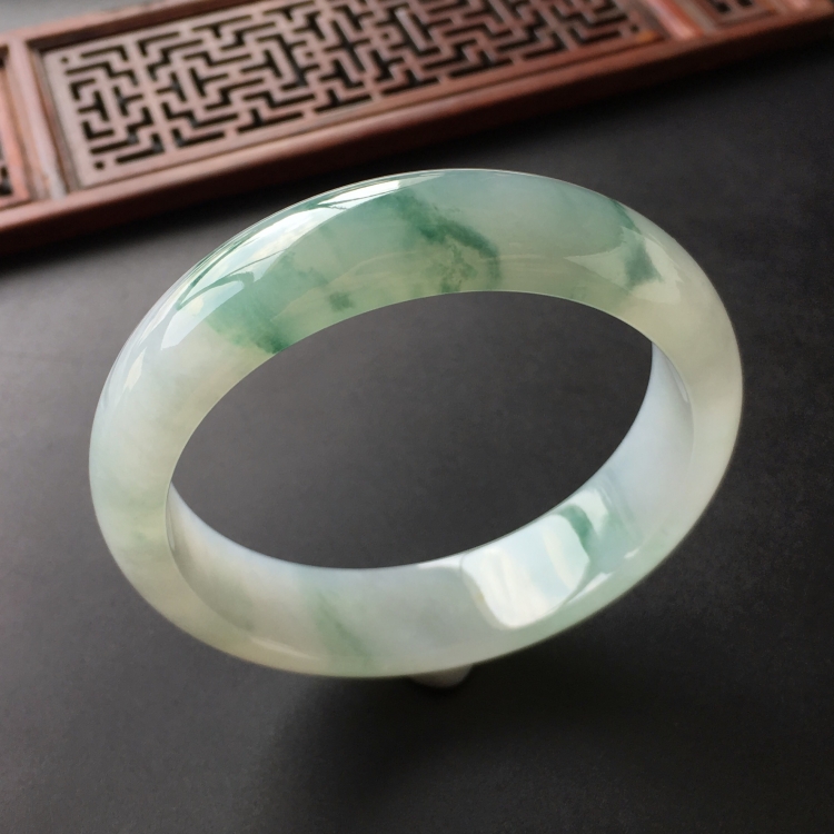 (超值推荐)糯冰种飘花手镯(57.3mm)
