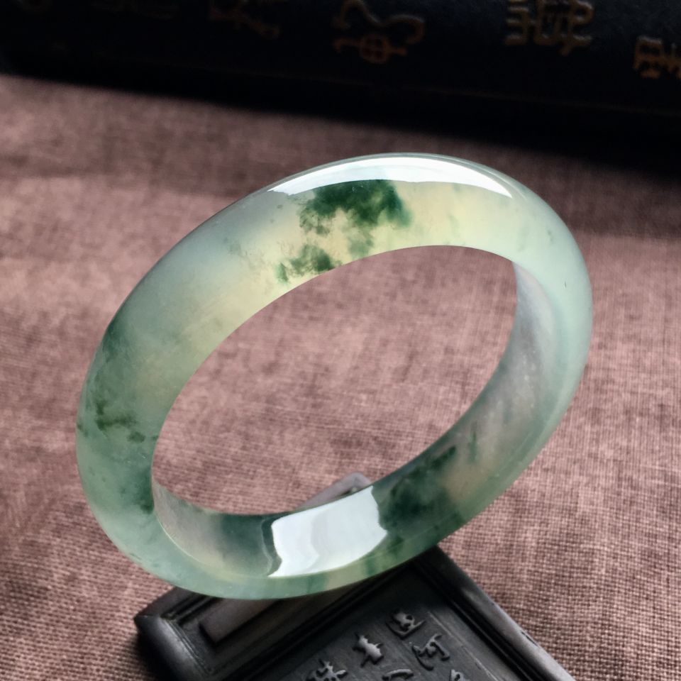 （超值推荐）冰种飘花手镯（58mm）