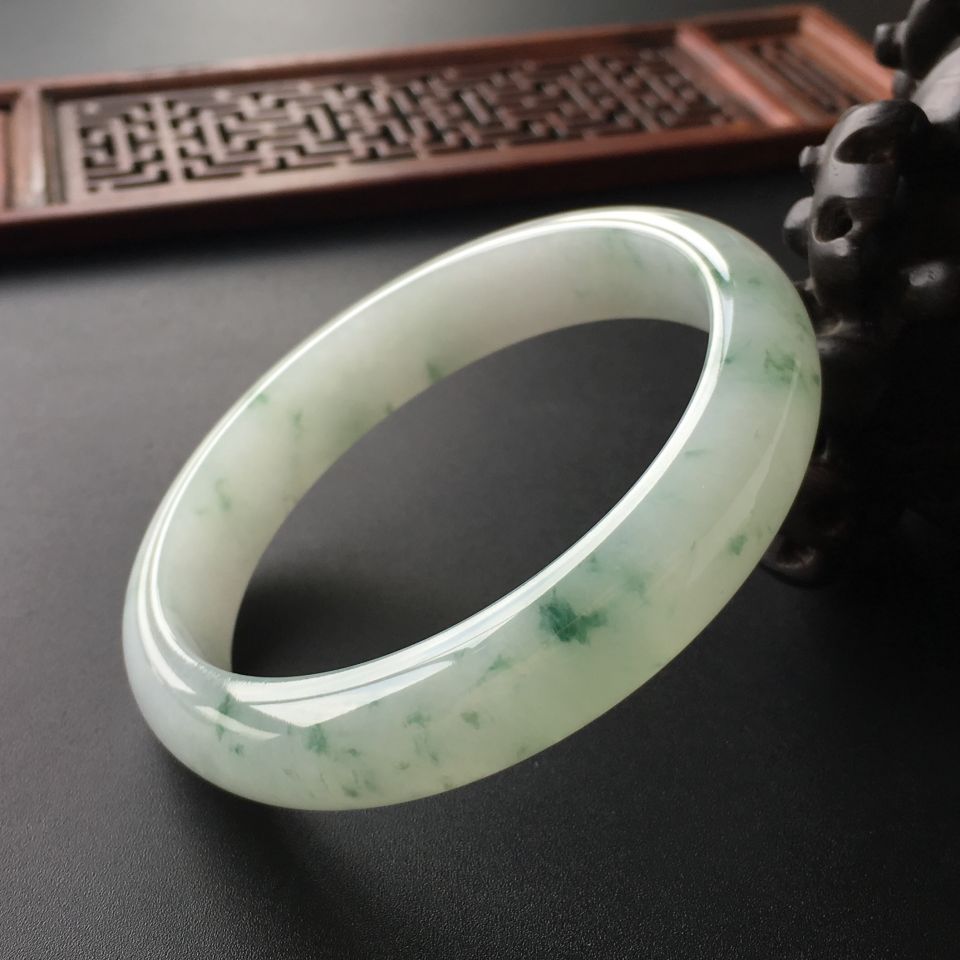 (超值推荐)糯冰种飘花手镯(57.6mm)