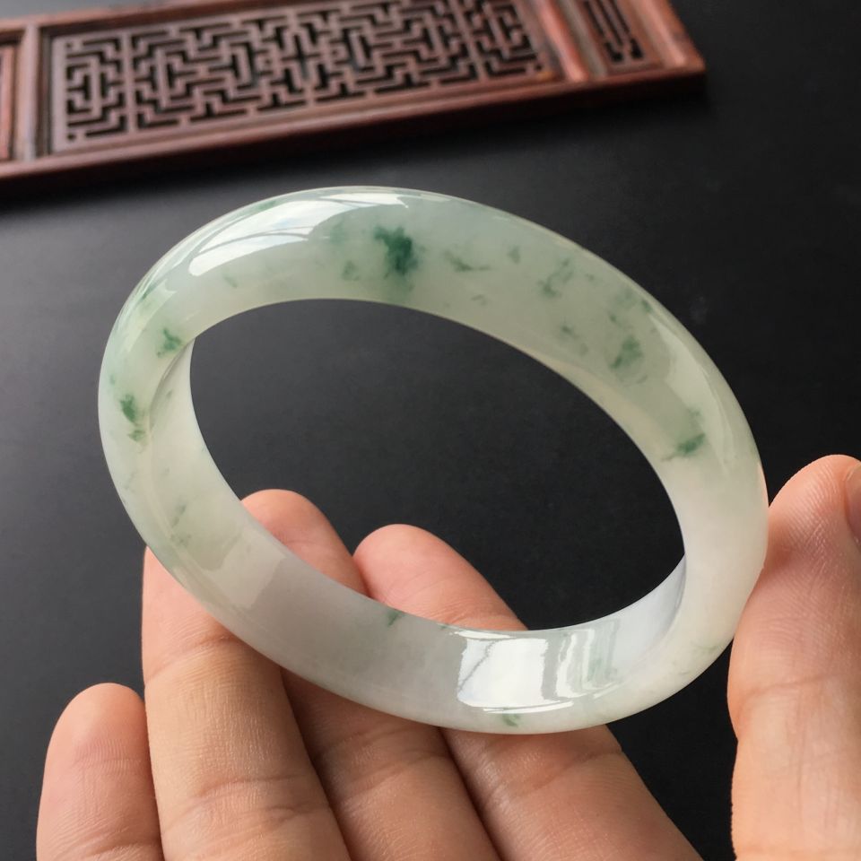 (超值推荐)糯冰种飘花手镯(57.6mm)