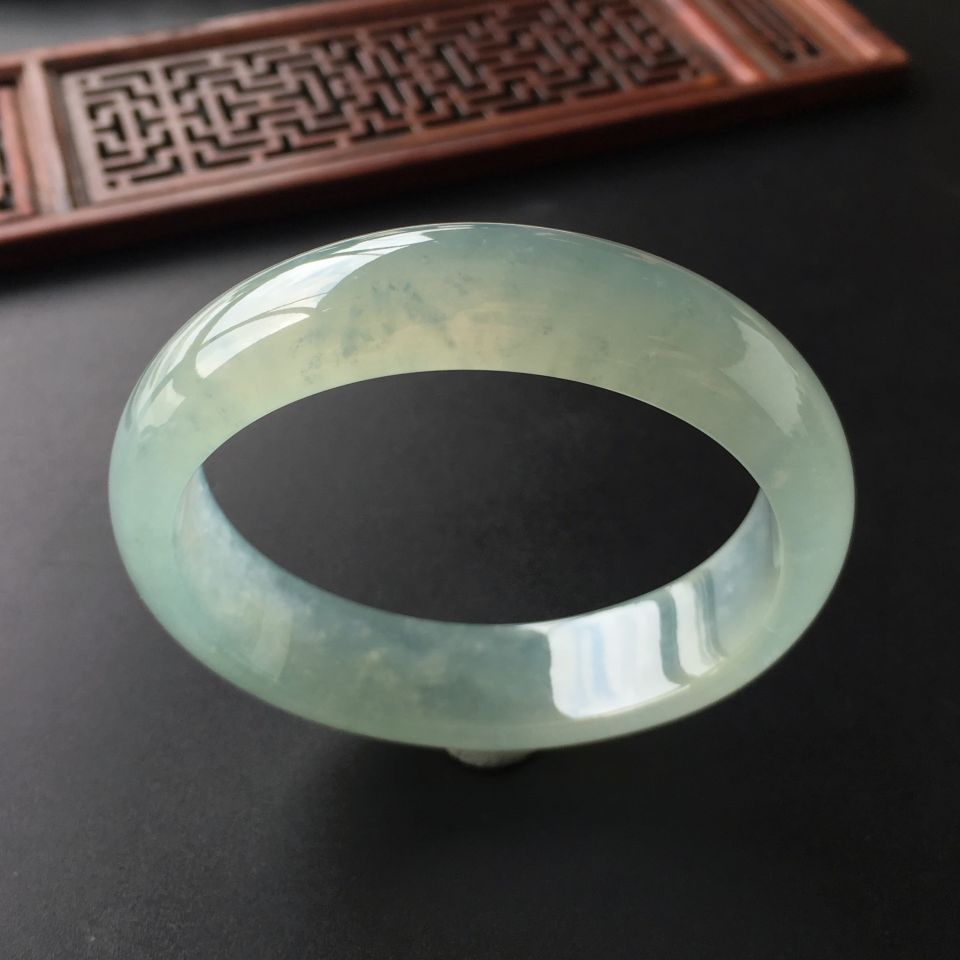 (超值推荐)冰种晴水贵妃镯(56.3mm-50mm)