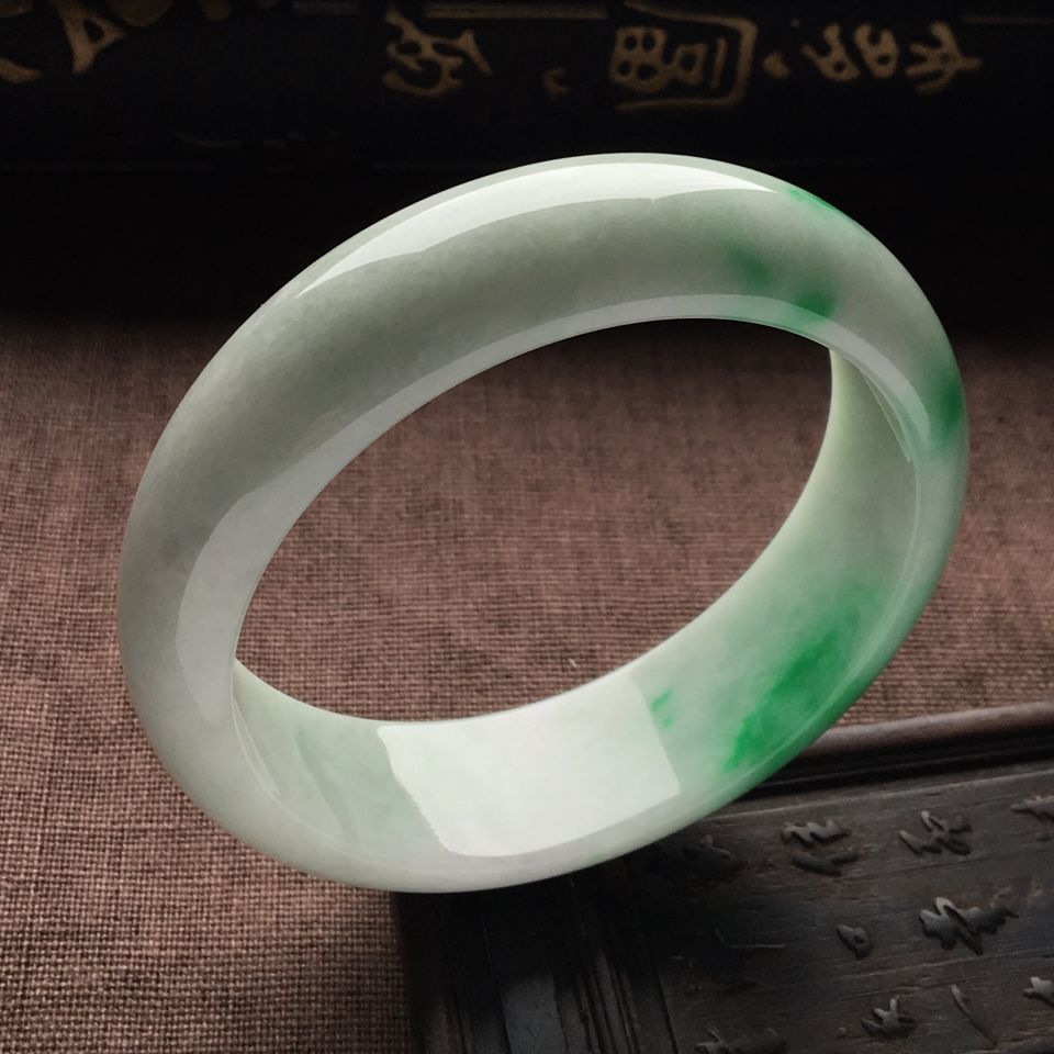 （超值推荐）糯冰种飘翠手镯（61mm）