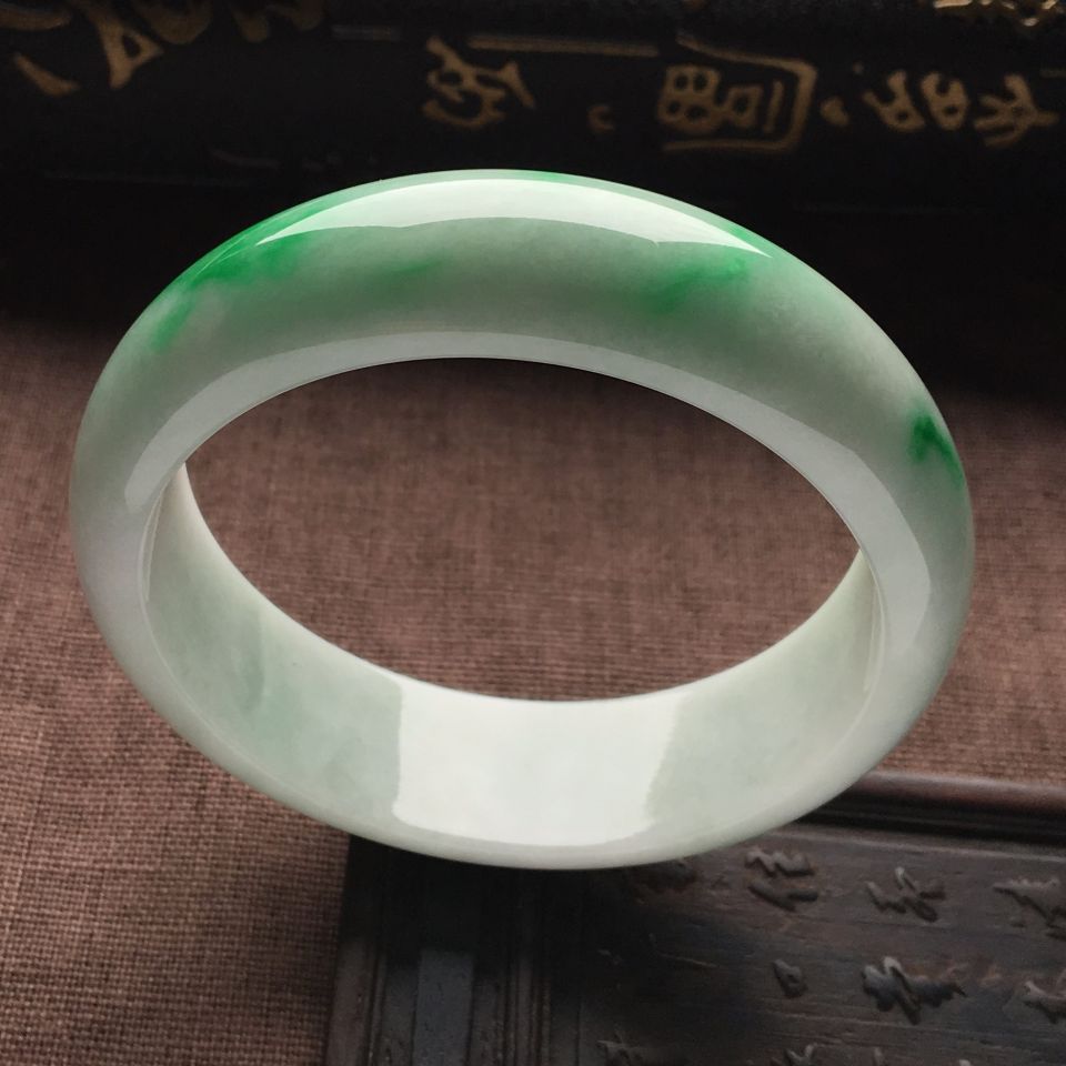 （超值推荐）糯冰种飘翠手镯（61mm）