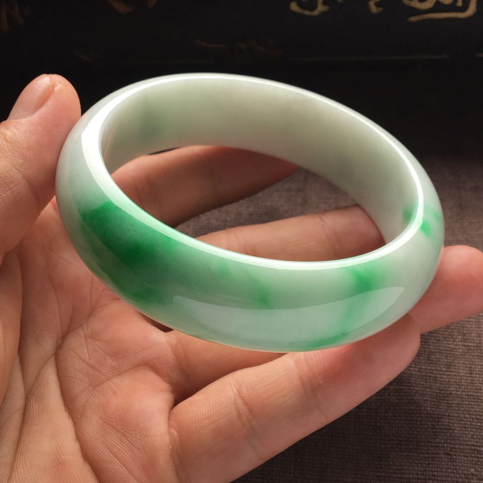 （超值推荐）糯冰种飘翠手镯（61mm）