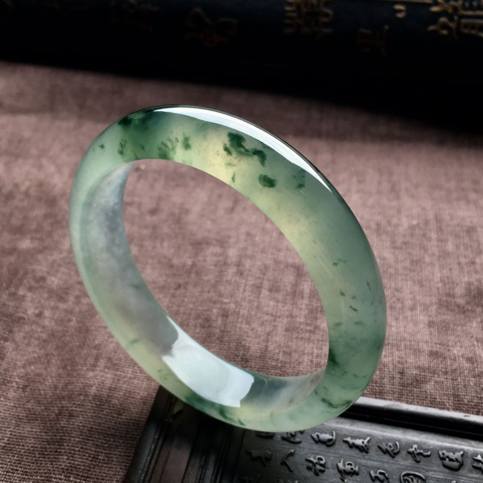 （超值推荐）冰种飘花手镯（58mm）